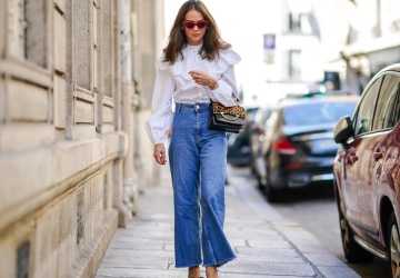 How to stylishly wear flared jeans?